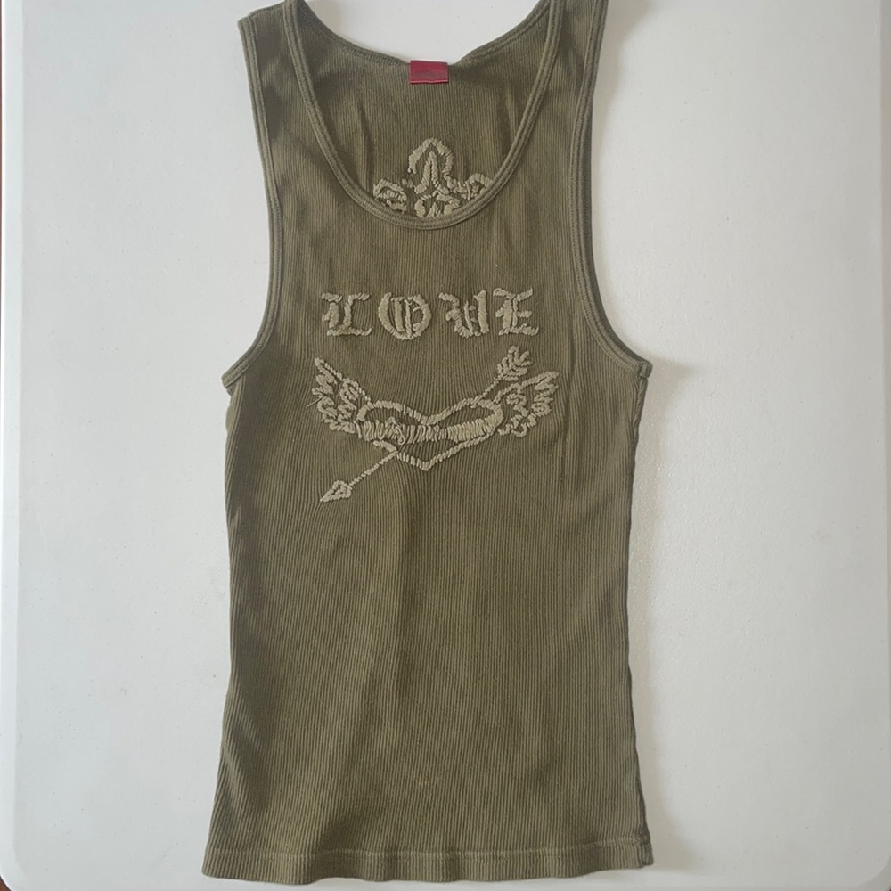 💙6/$20 Woman’s Tank Top Size Medium